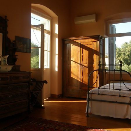Aristocratic 19Th Century Neo Classical Mansion With Private Pool Finikas  Esterno foto