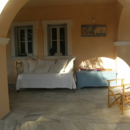 Aristocratic 19Th Century Neo Classical Mansion With Private Pool Finikas  Esterno foto