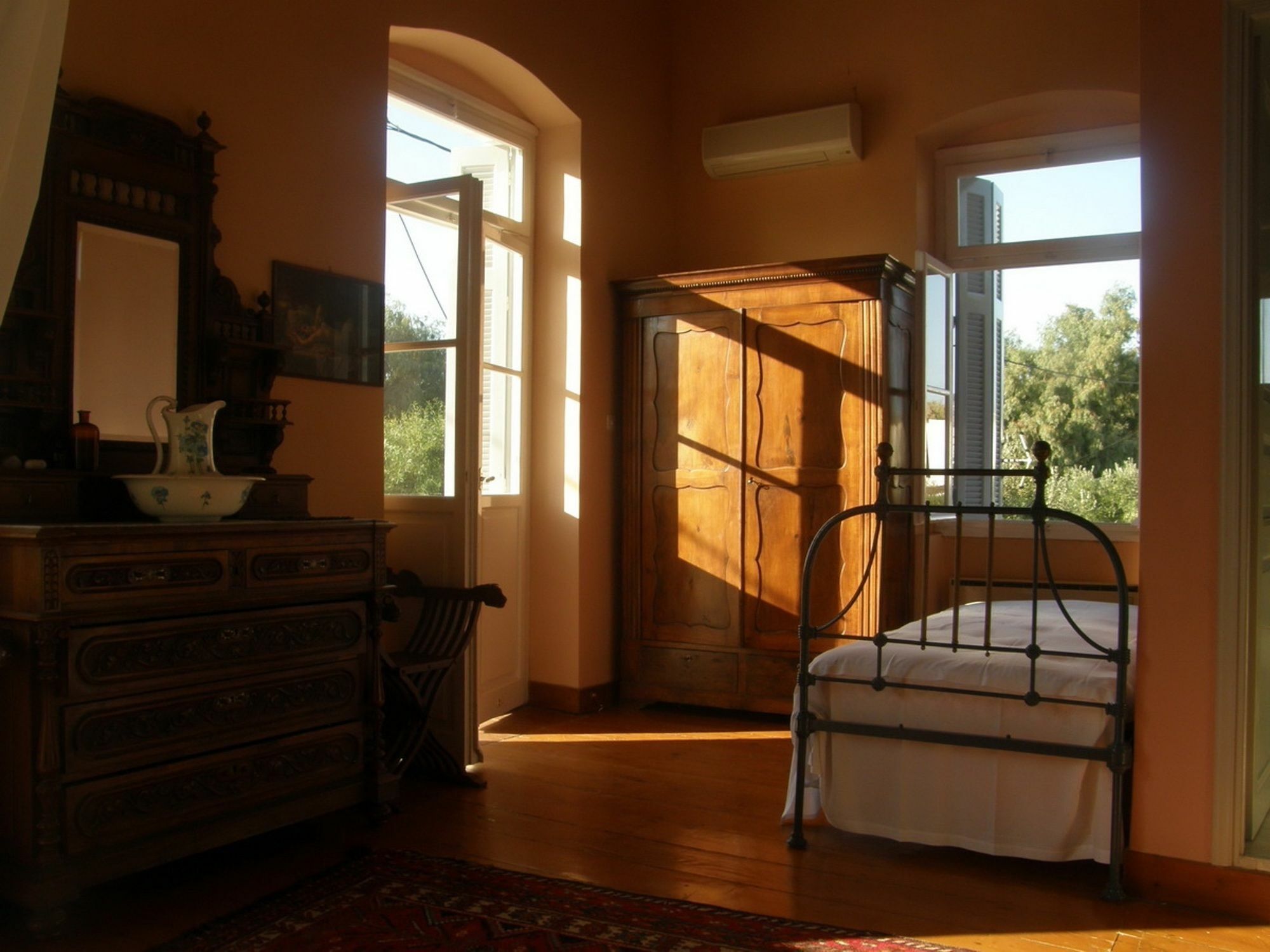 Aristocratic 19Th Century Neo Classical Mansion With Private Pool Finikas  Esterno foto