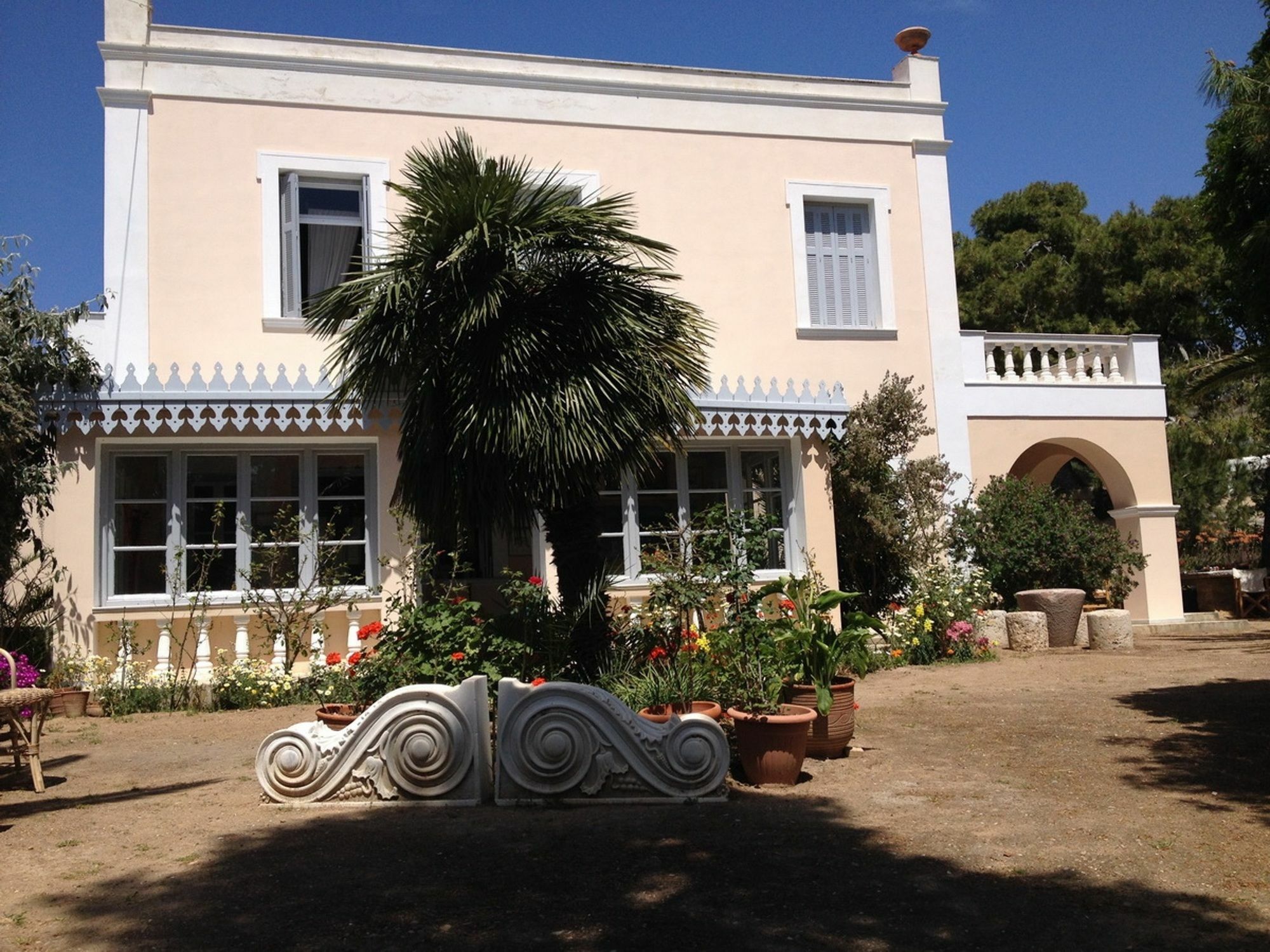 Aristocratic 19Th Century Neo Classical Mansion With Private Pool Finikas  Esterno foto